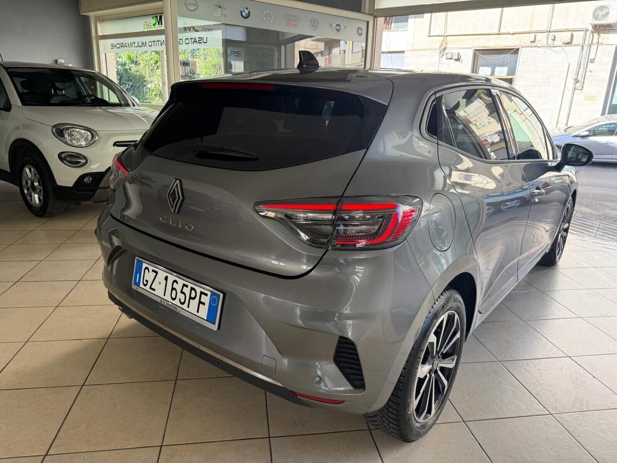 Renault Clio TCe 90 CV 5 porte Techno (18)