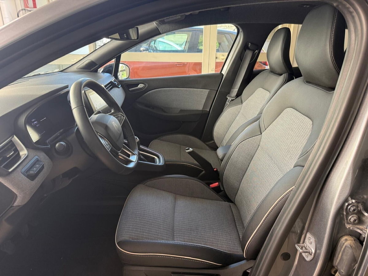 Renault Clio TCe 90 CV 5 porte Techno (4)