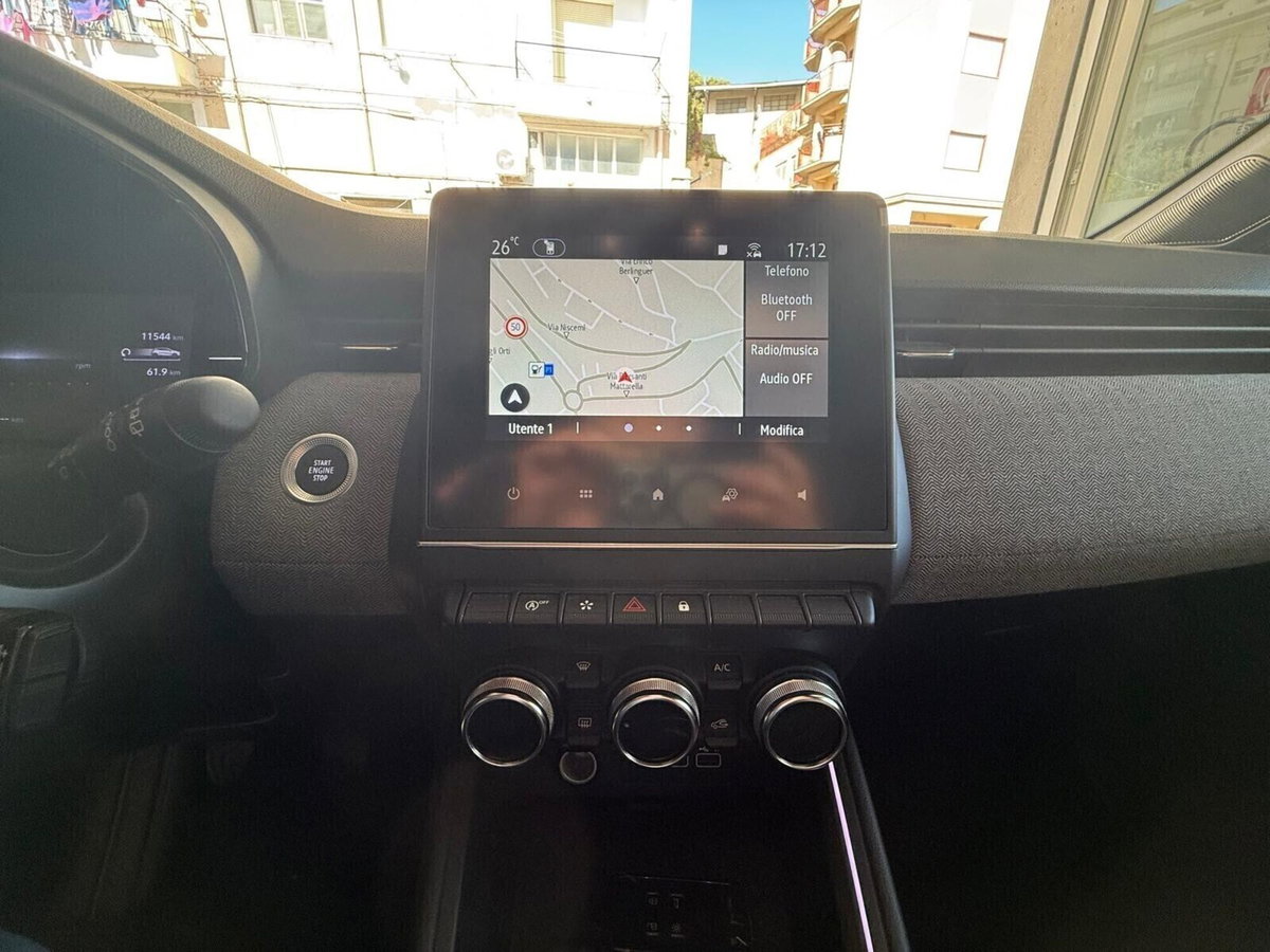Renault Clio TCe 90 CV 5 porte Techno (9)