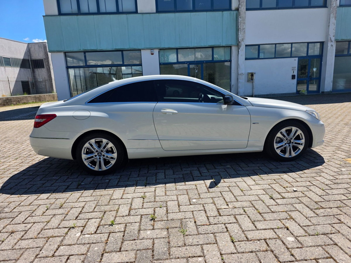 Mercedes-Benz Classe E Coupé 250 CDI Coupé Executive (5)