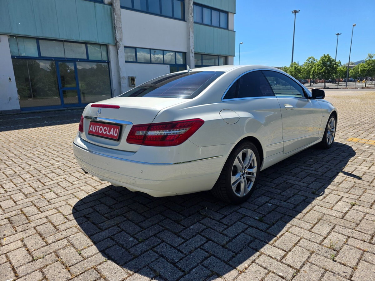 Mercedes-Benz Classe E Coupé 250 CDI Coupé Executive (6)