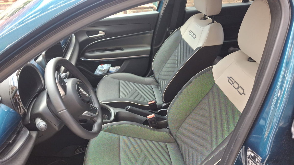 Fiat 600 1.2 Business 100cv (8)