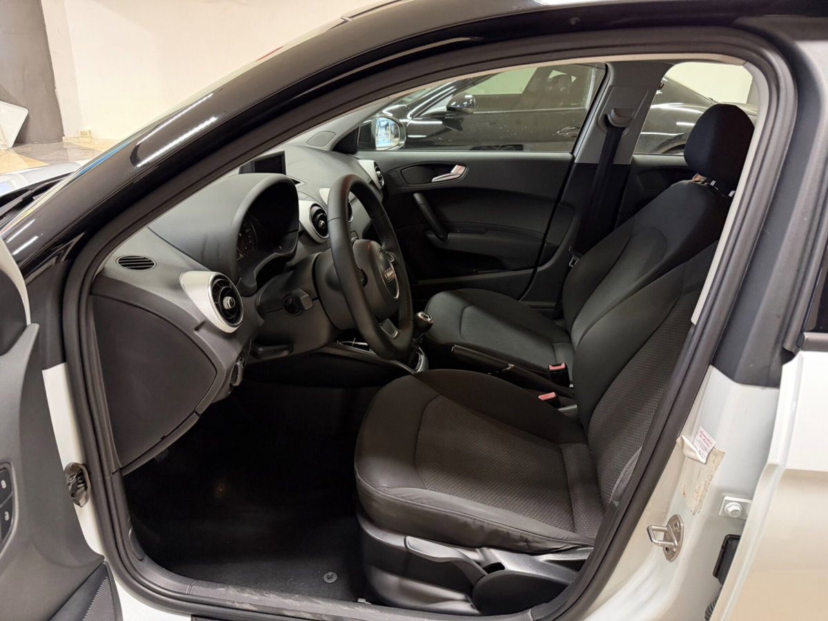 Audi A1 1.6 TDI S line edition plus (11)