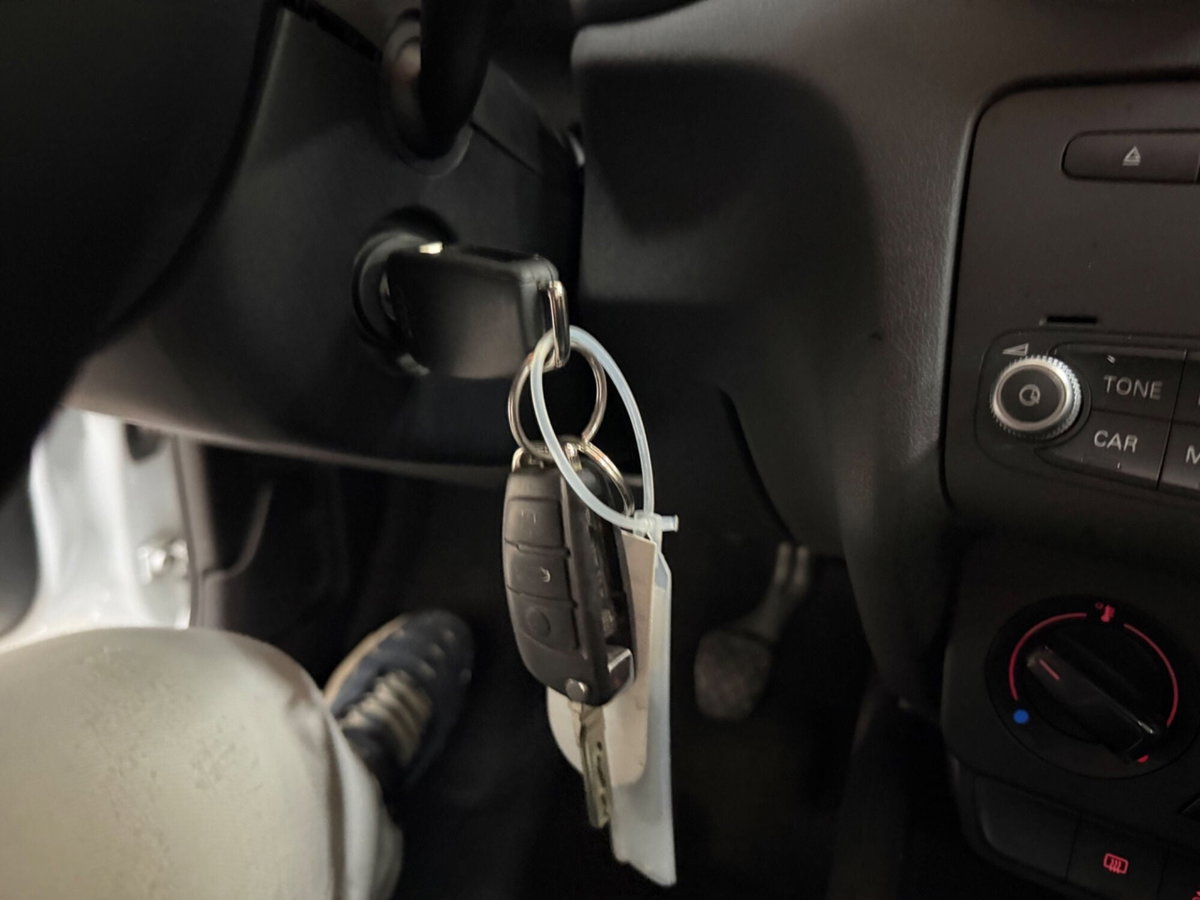 Audi A1 1.6 TDI S line edition plus (13)