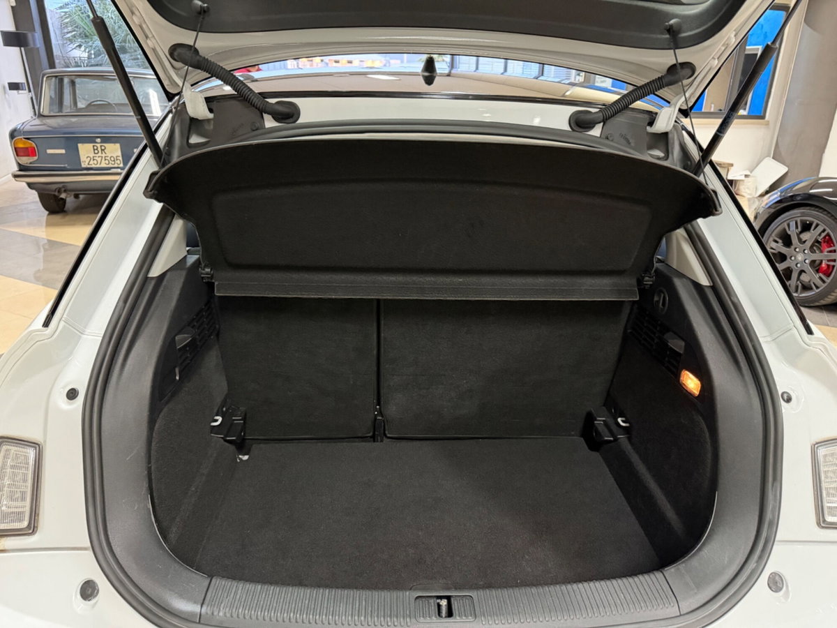 Audi A1 1.6 TDI S line edition plus (6)