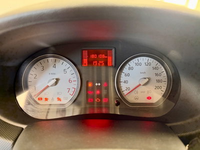 Dacia Sandero 1.4 8V Lauréate (14)