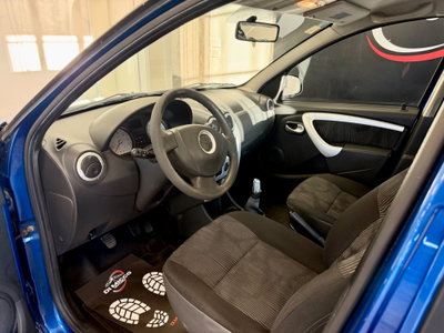 Dacia Sandero 1.4 8V Lauréate (9)