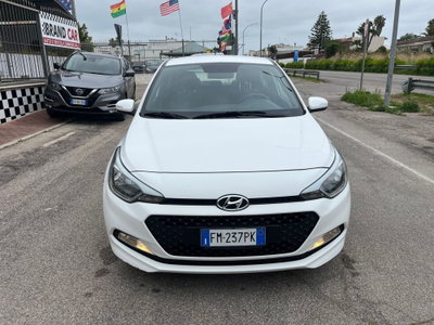 Hyundai i20 1.1 CRDi 12V 5 porte Style (2)