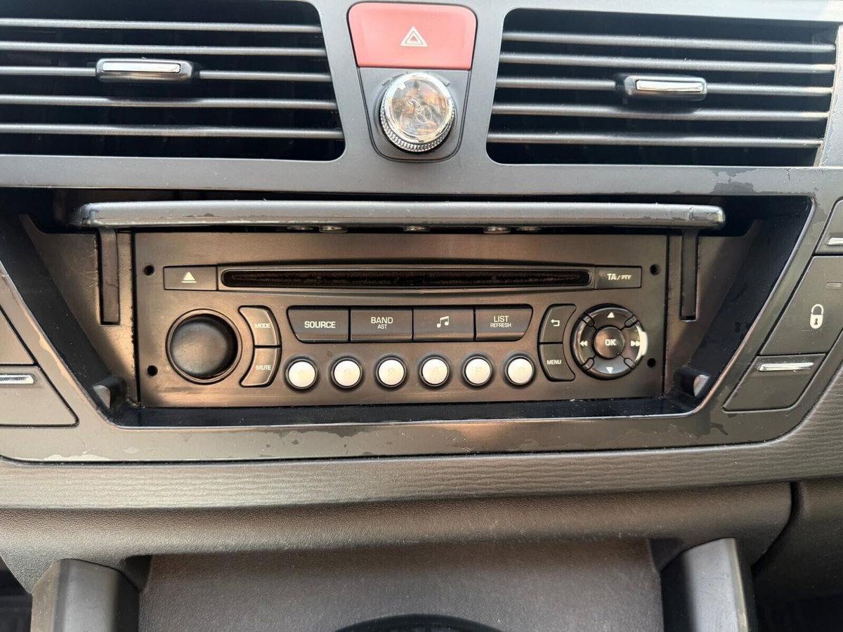 Citroen C4 Picasso 1.6 HDi 110 FAP Exclusive (17)