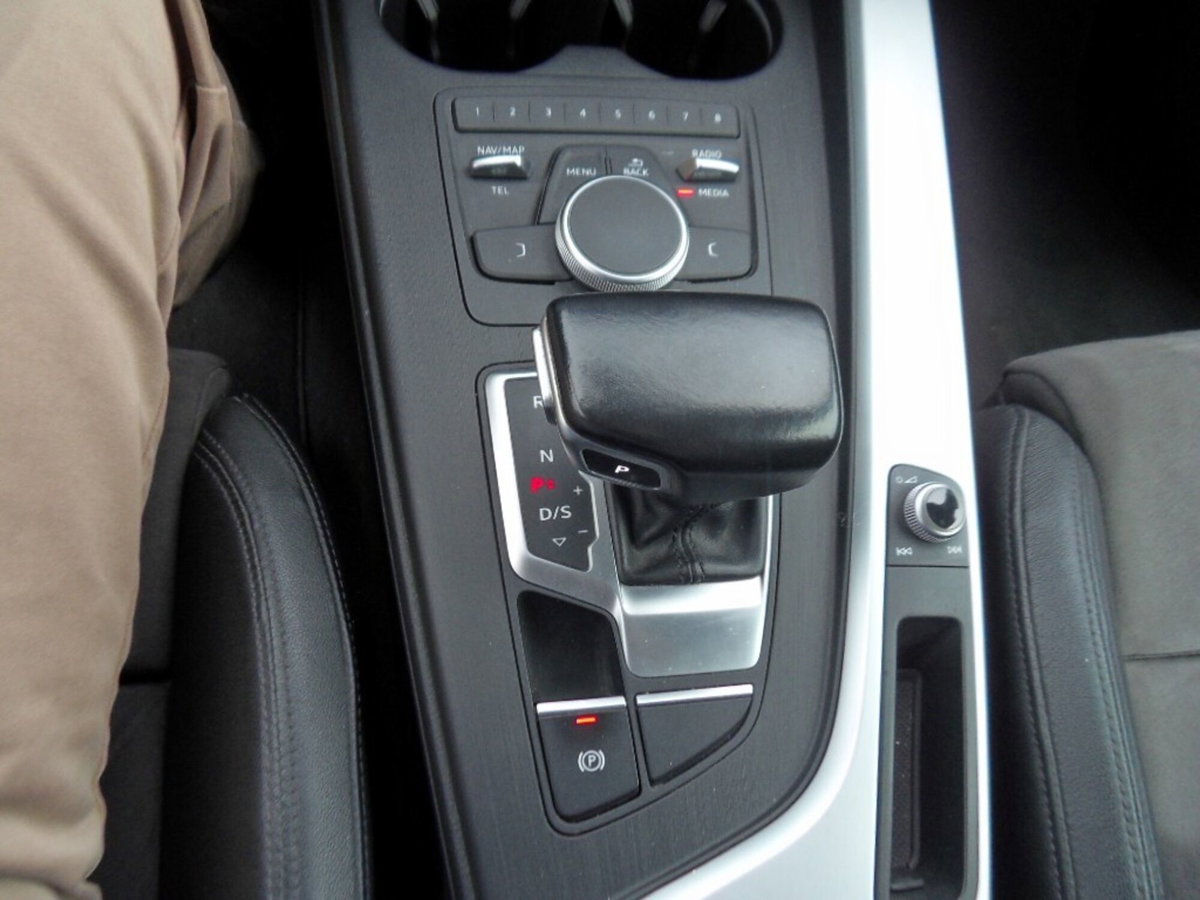 Audi A4 Allroad 2.0 TDI 190 CV S tronic Business Evolution (4)