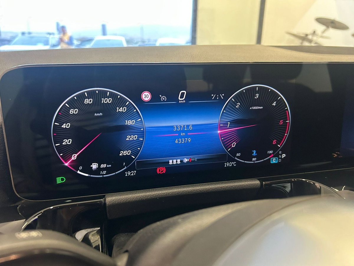 Mercedes-Benz Classe B 180 d AMG Line Premium Plus auto (16)