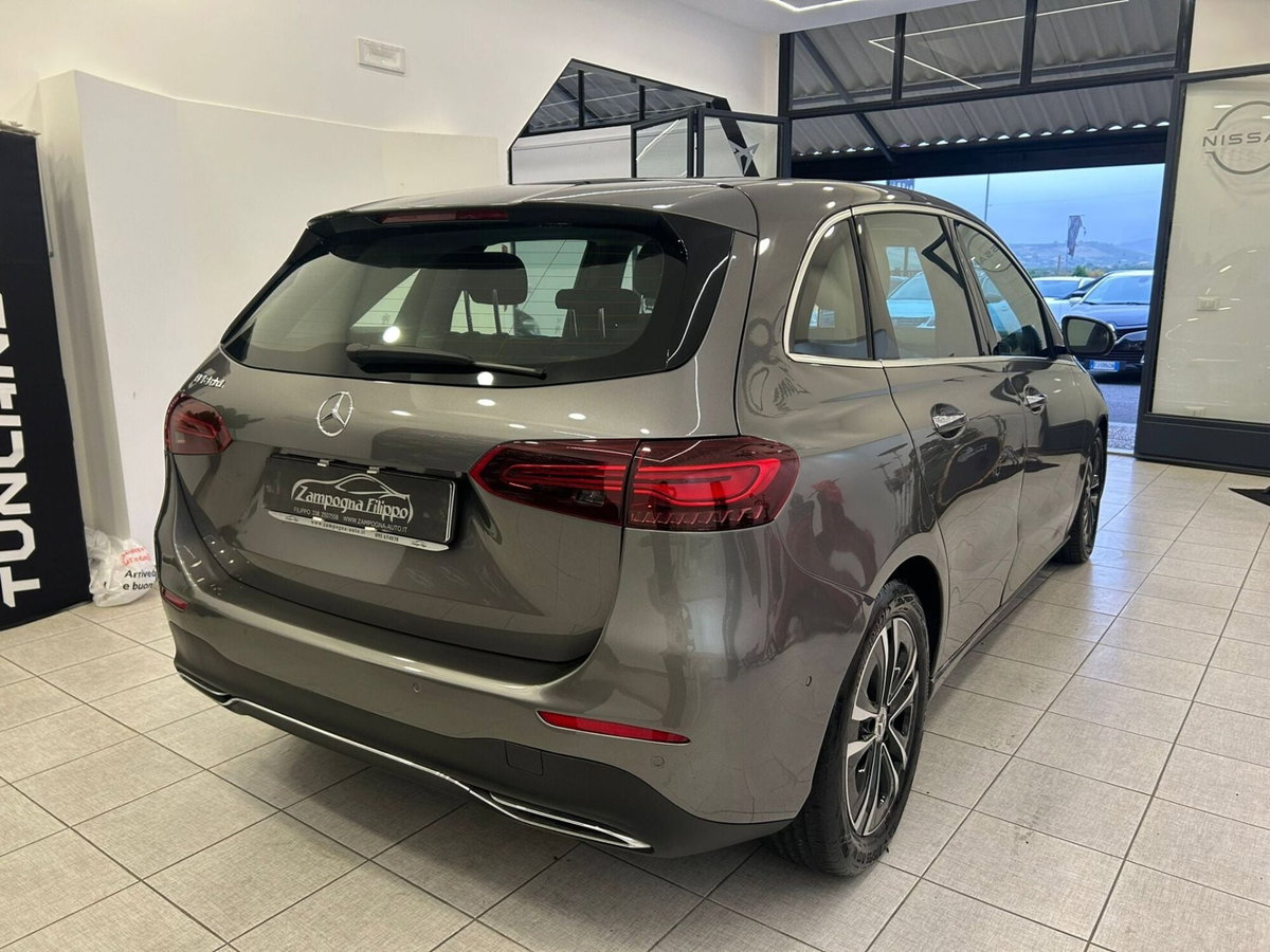 Mercedes-Benz Classe B 180 d AMG Line Premium Plus auto (8)