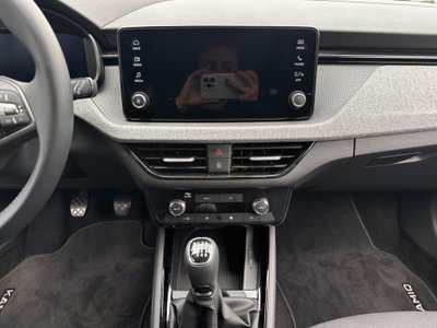 Skoda Kamiq 1.0 tsi Black Dots 115cv dsg (20)
