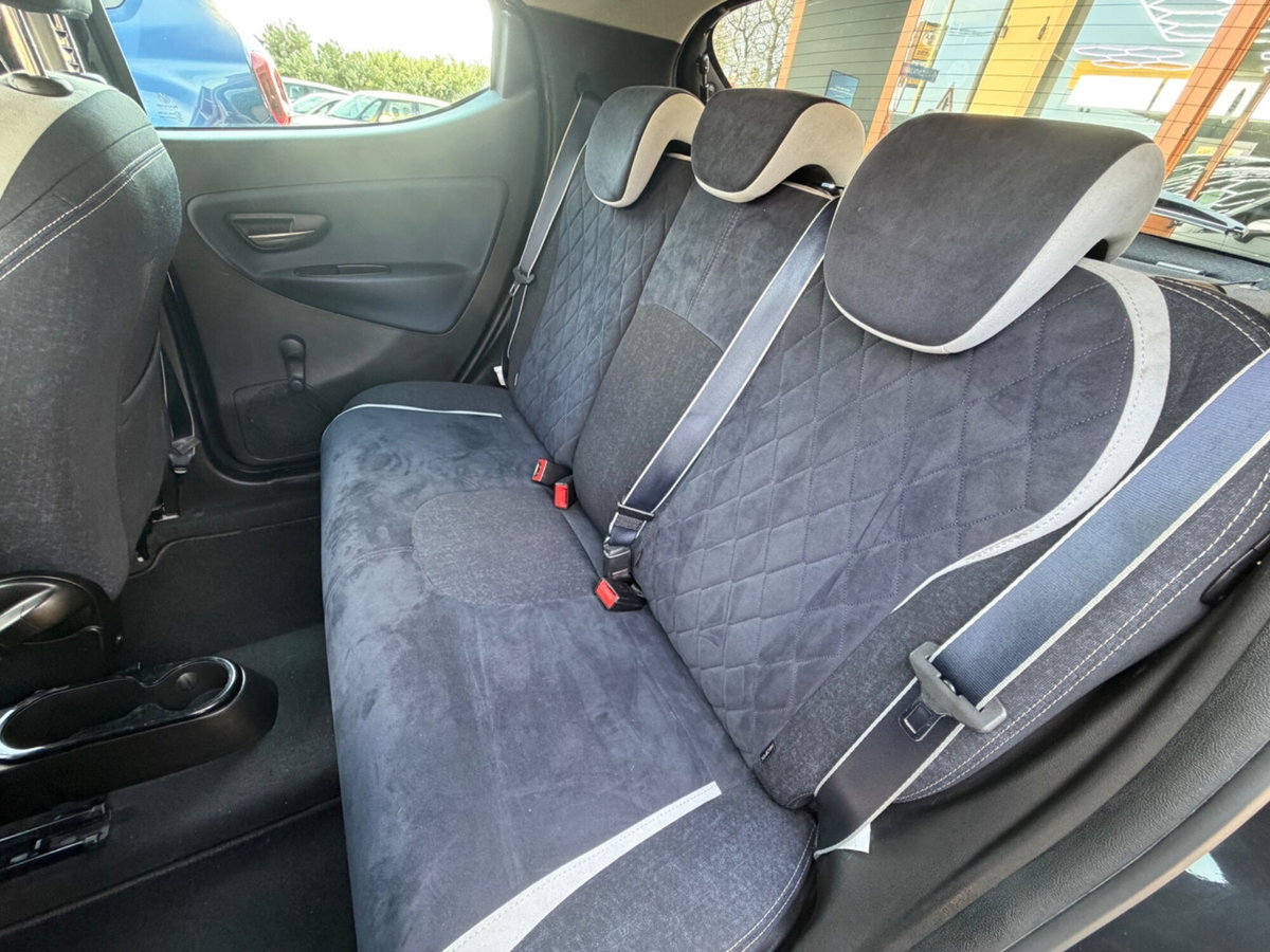 Lancia Ypsilon 1.2 69 CV 5 porte GPL Ecochic Gold (10)