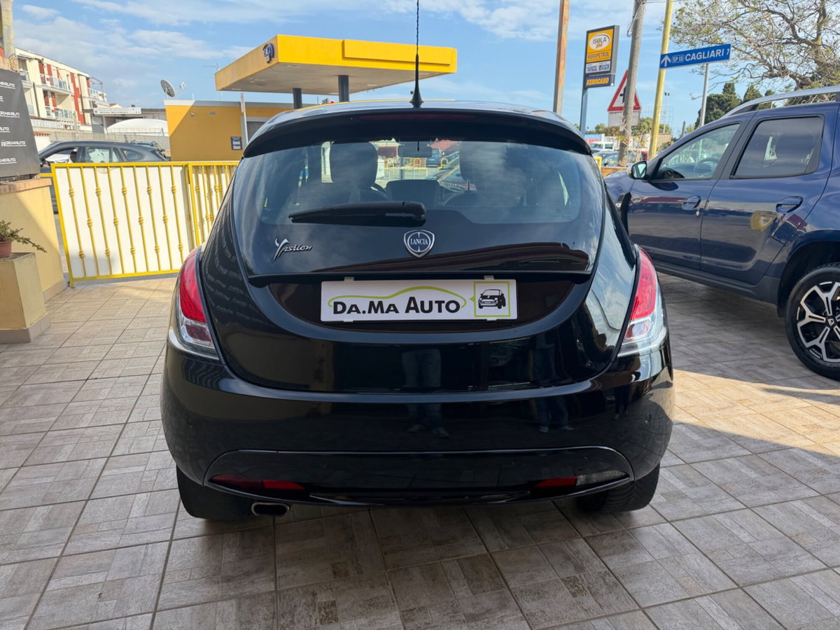Lancia Ypsilon 1.2 69 CV 5 porte GPL Ecochic Gold (4)