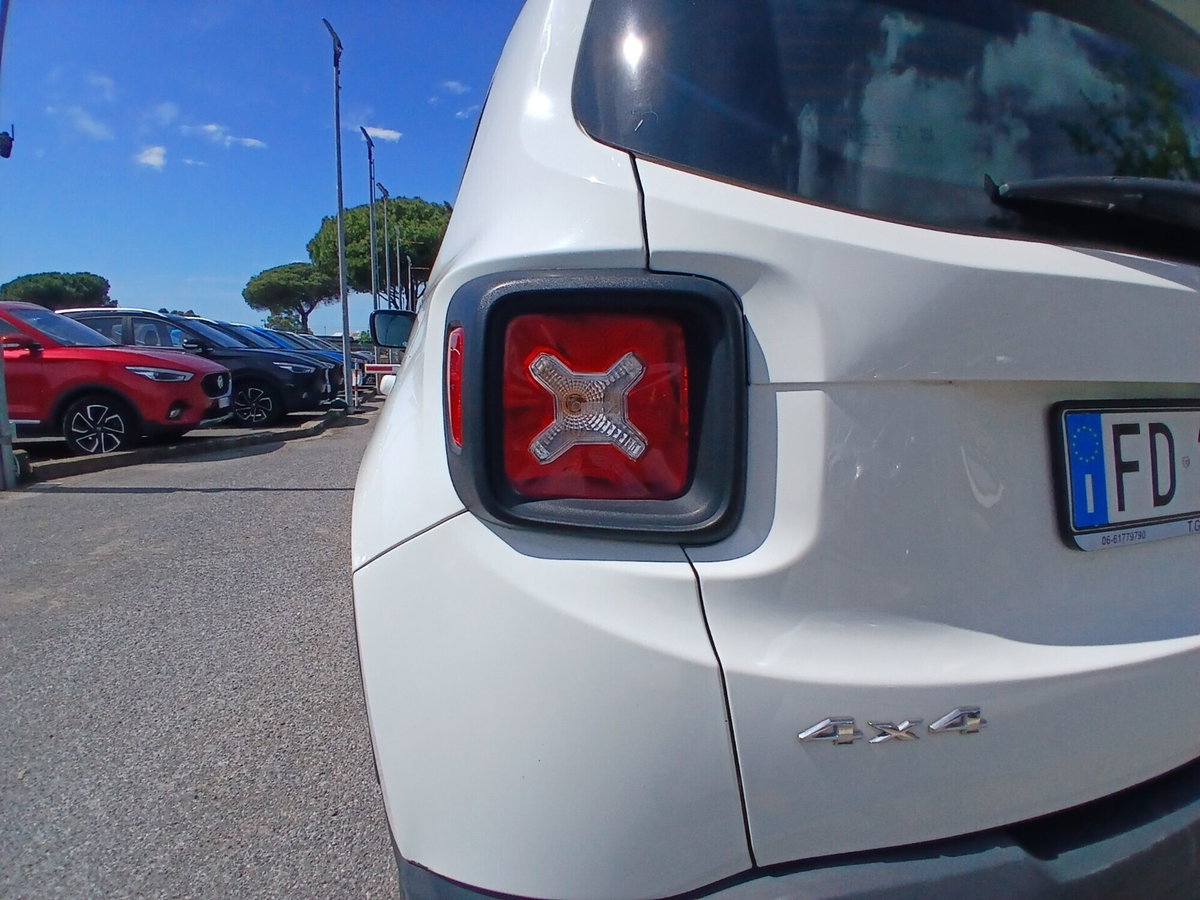 Jeep Renegade 2.0 Mjt 140CV 4WD Active Drive Limited (14)