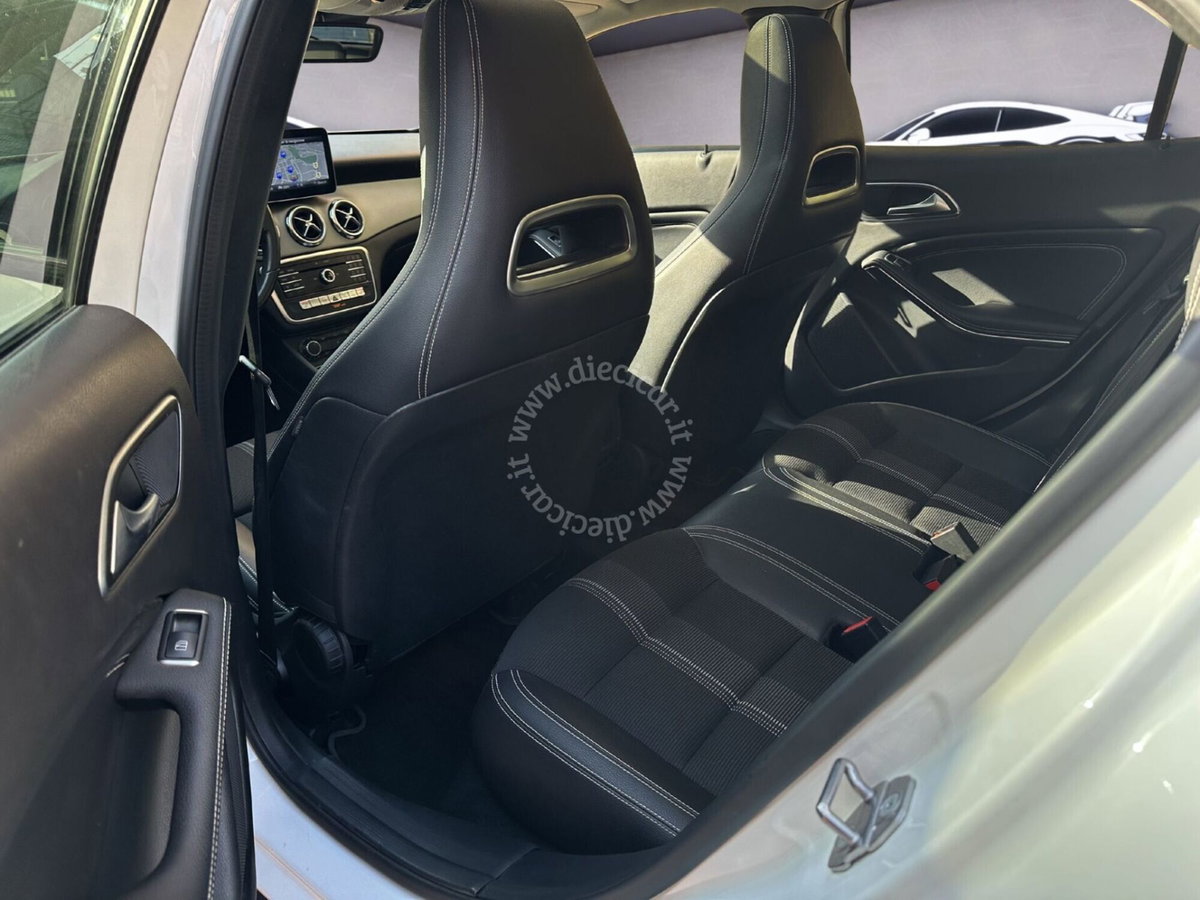 Mercedes-Benz GLA SUV 180 Sport (10)