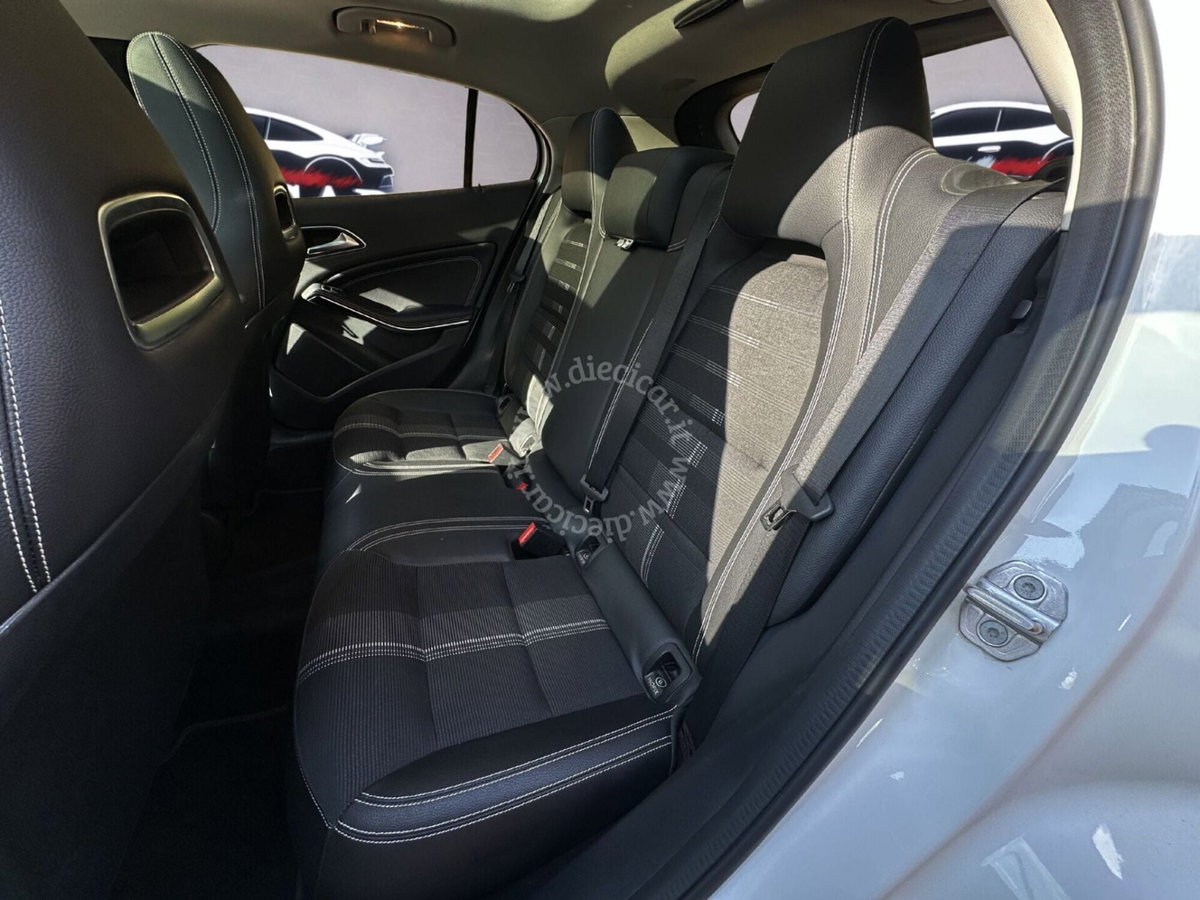 Mercedes-Benz GLA SUV 180 Sport (11)