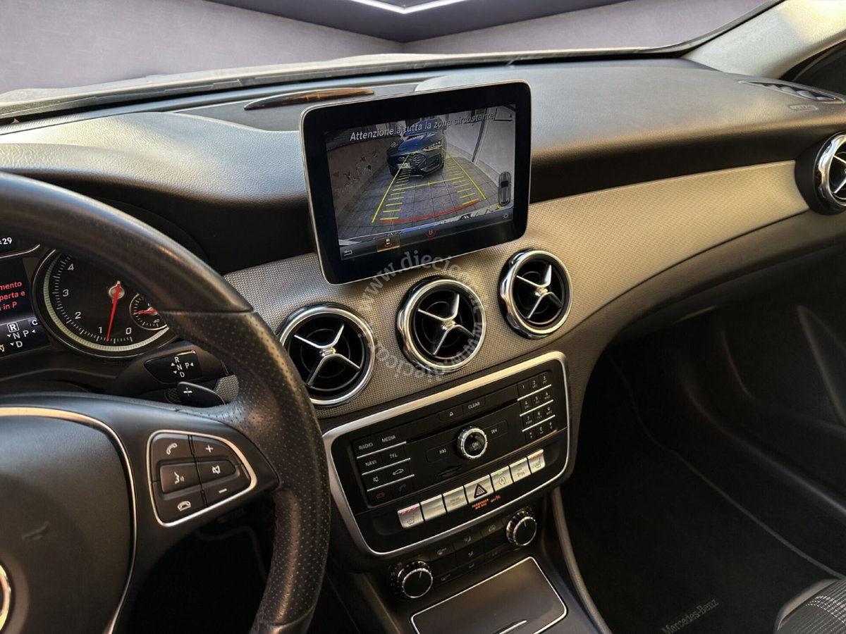 Mercedes-Benz GLA SUV 180 Sport (13)