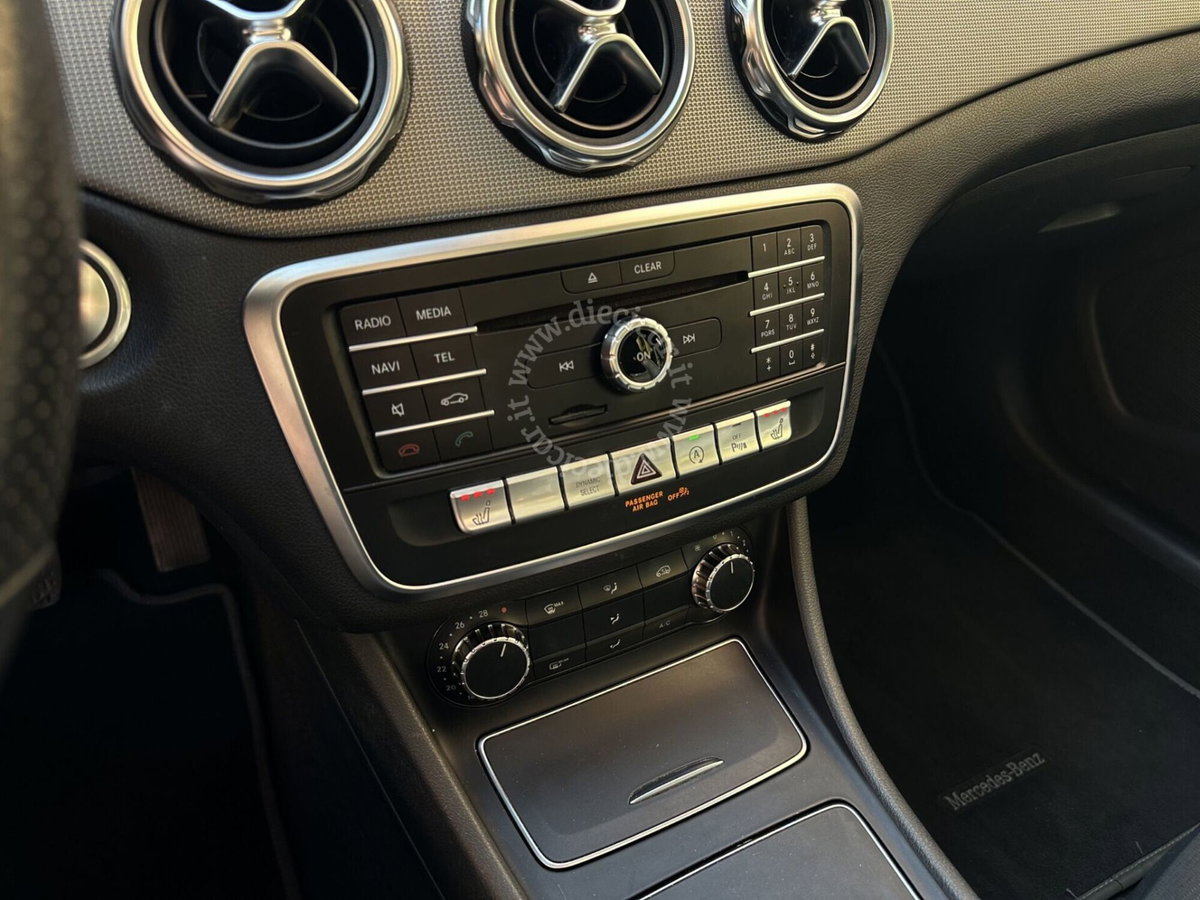 Mercedes-Benz GLA SUV 180 Sport (16)