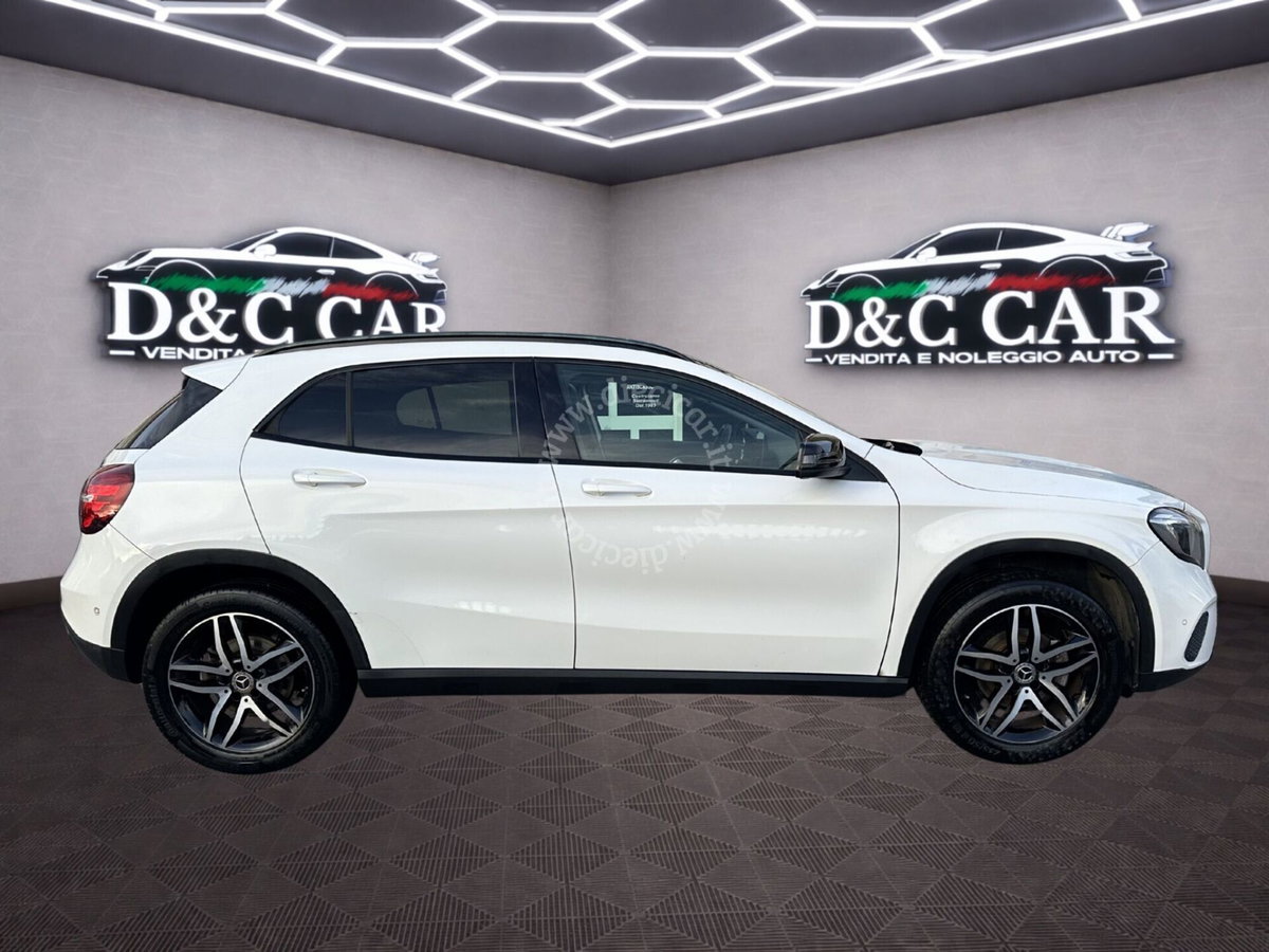Mercedes-Benz GLA SUV 180 Sport (5)