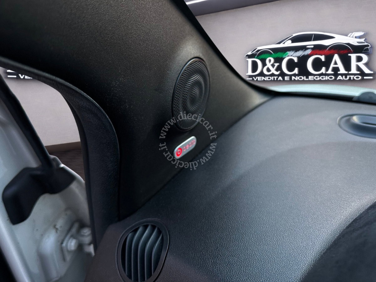 Abarth 695 1.4 t-jet 180cv (11)