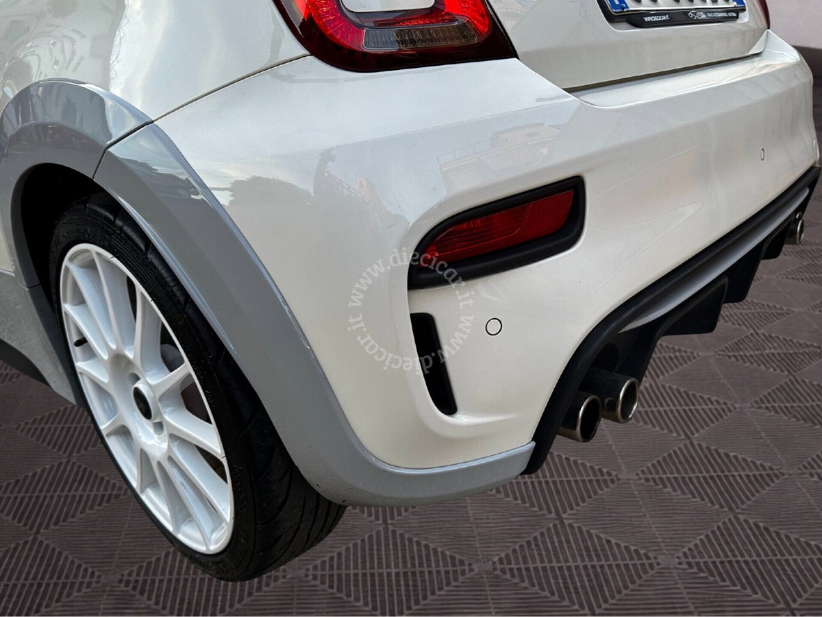 Abarth 695 1.4 t-jet 180cv (15)