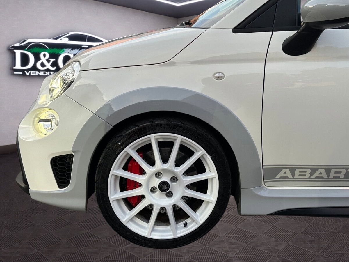 Abarth 695 1.4 t-jet 180cv (4)