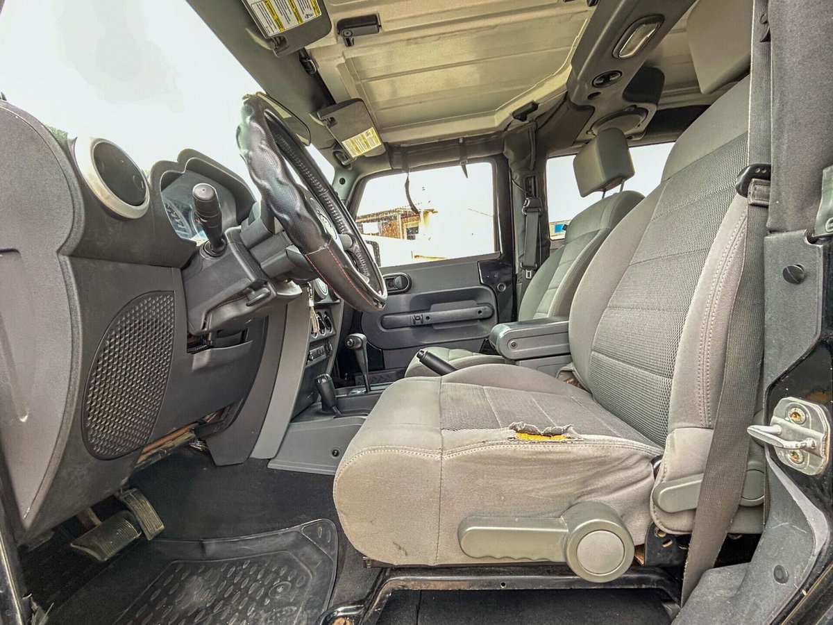 Jeep Wrangler 2.8 CRD Sahara Auto (5)