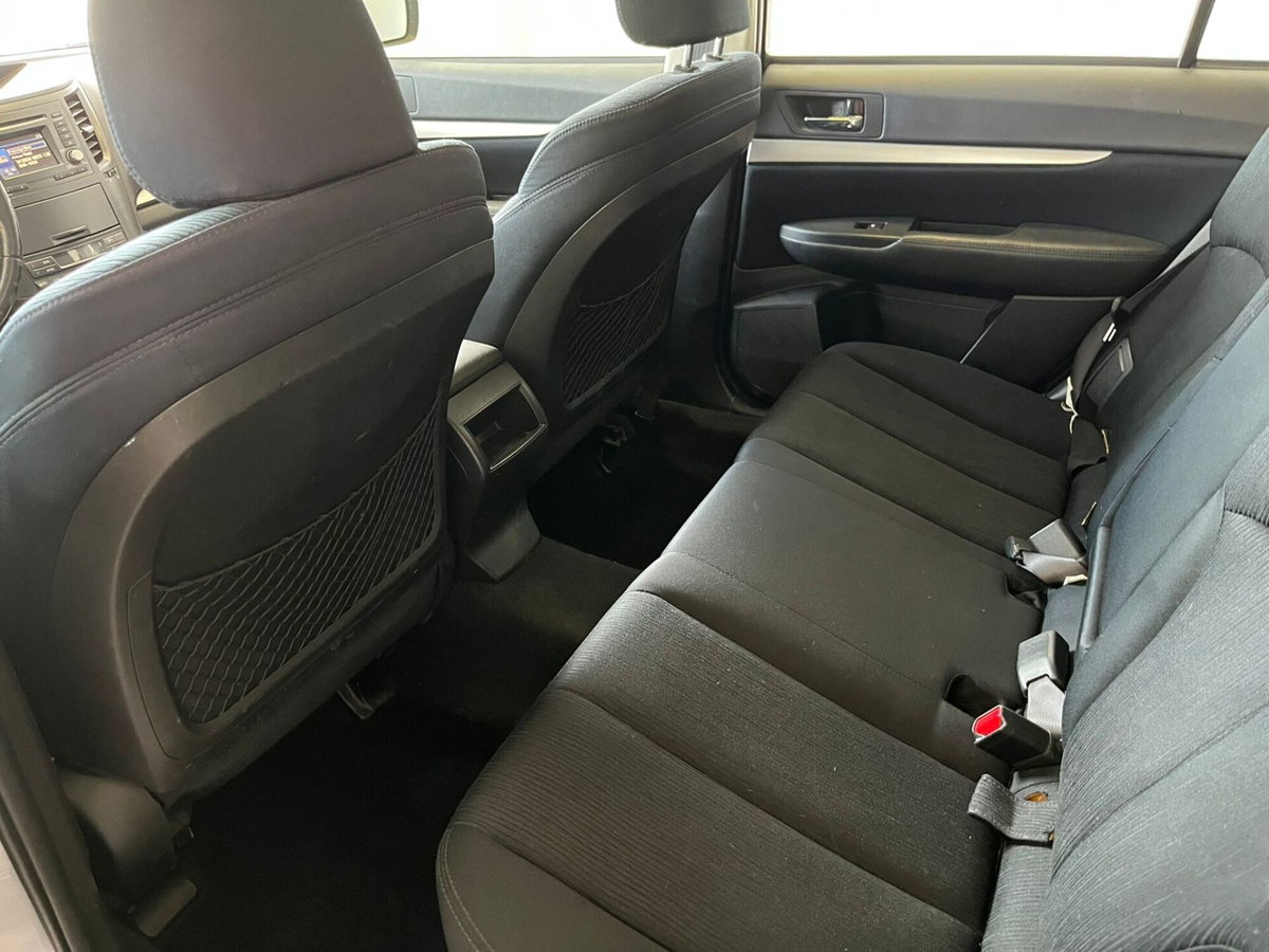 Subaru Outback 2.0D CVT Exclusive (12)