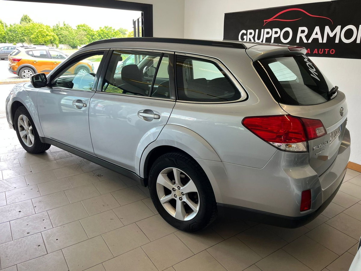 Subaru Outback 2.0D CVT Exclusive (4)