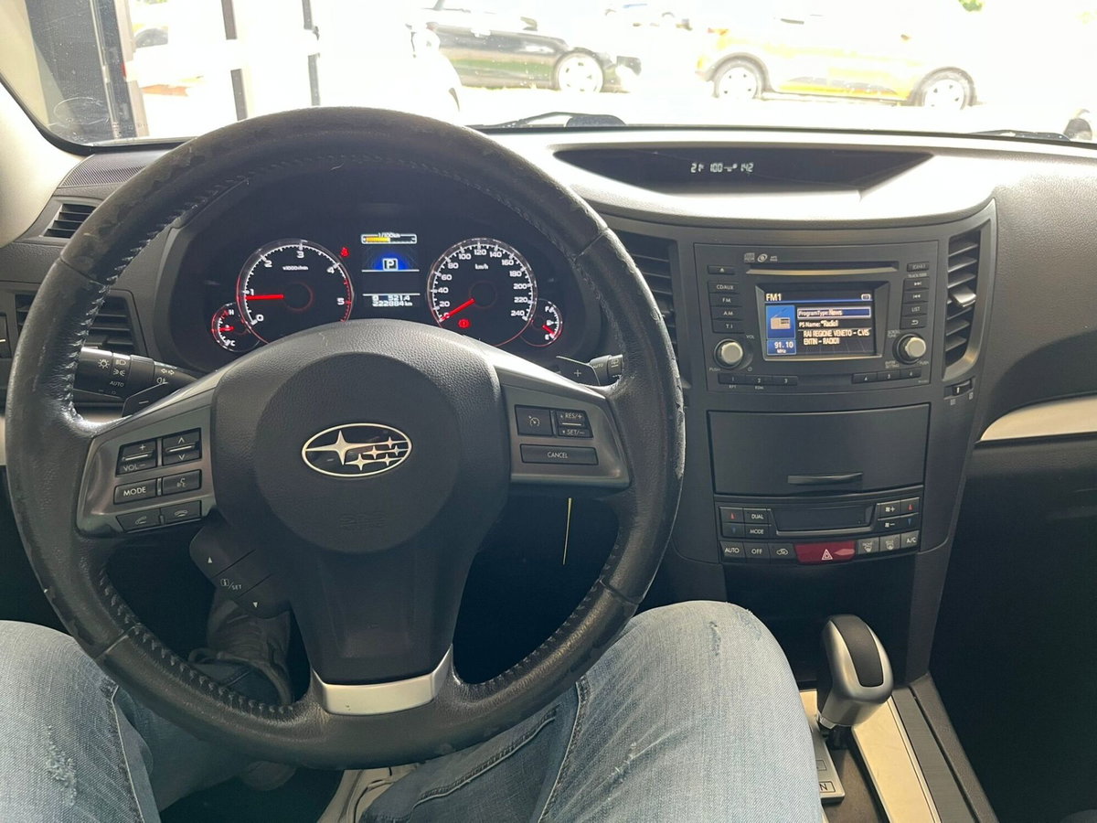 Subaru Outback 2.0D CVT Exclusive (8)