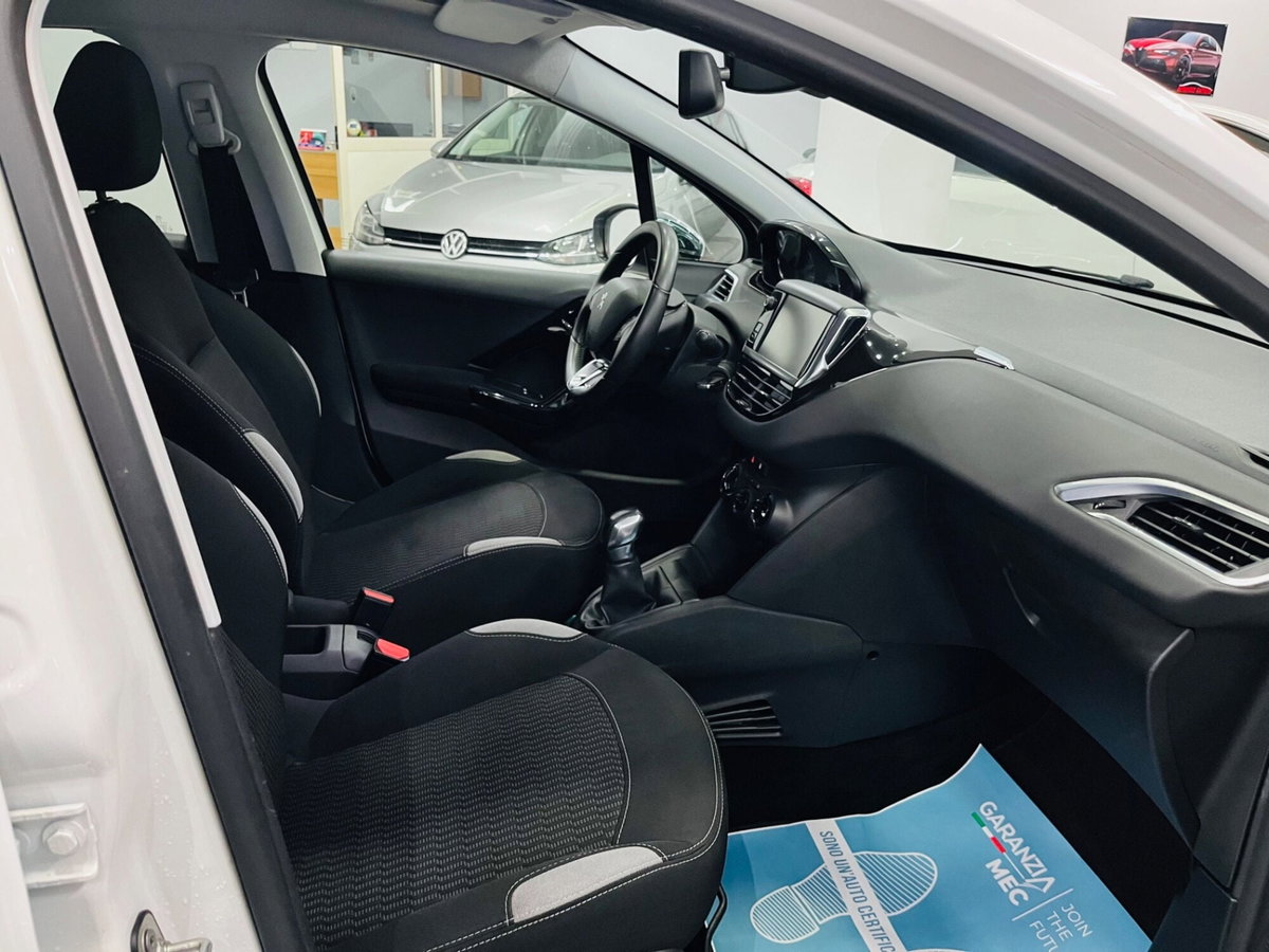 Peugeot 208 100 3 porte Allure (11)