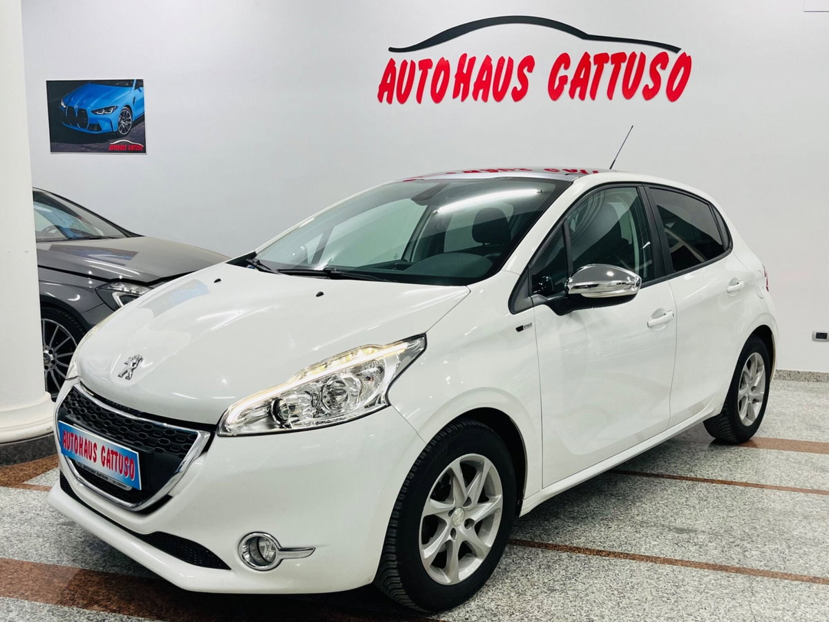 Peugeot 208 100 3 porte Allure (2)