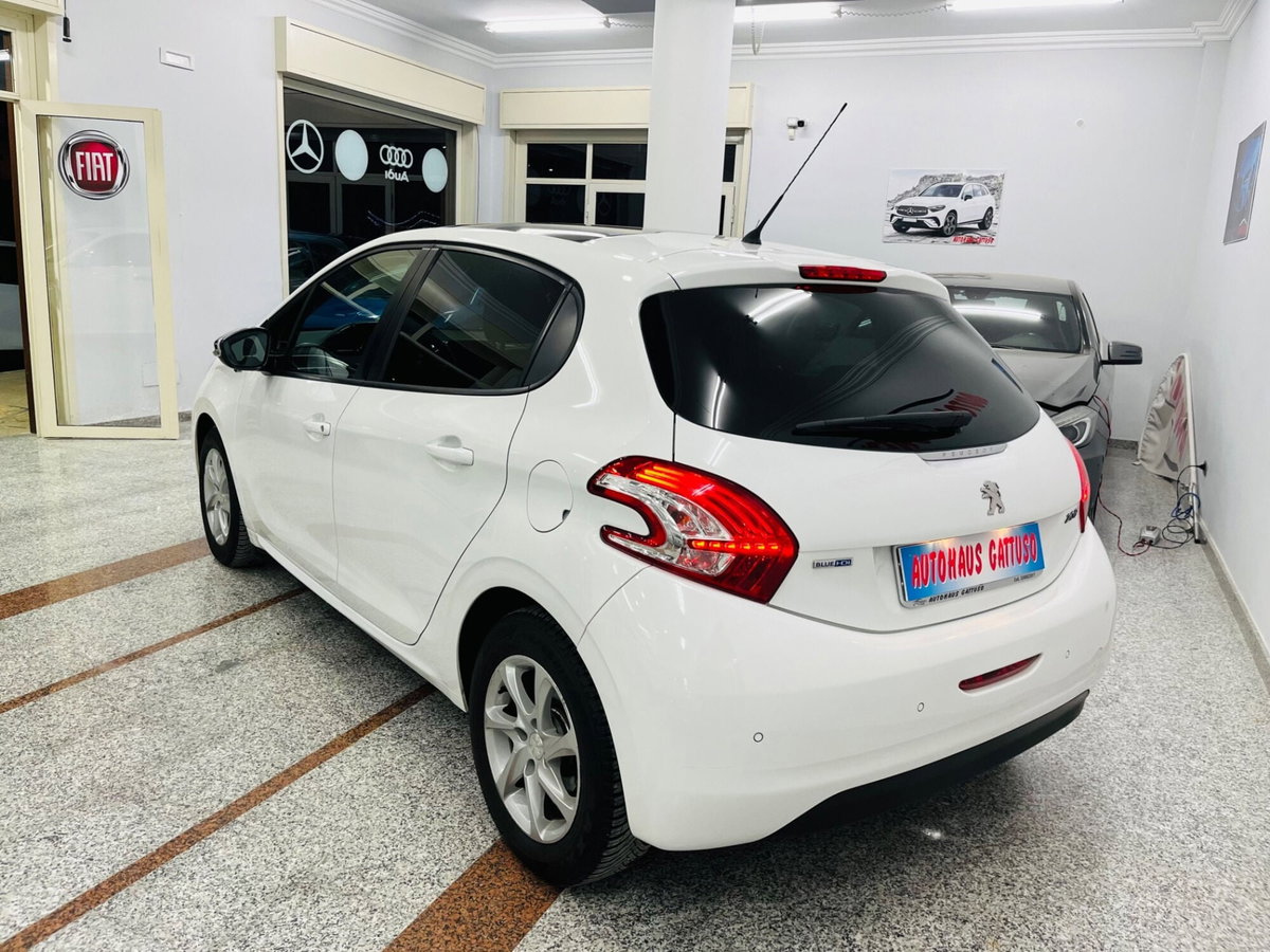 Peugeot 208 100 3 porte Allure (5)