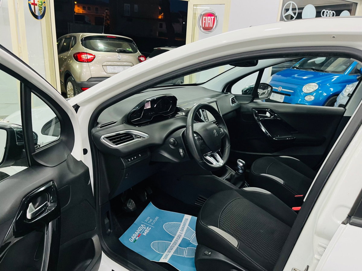 Peugeot 208 100 3 porte Allure (7)