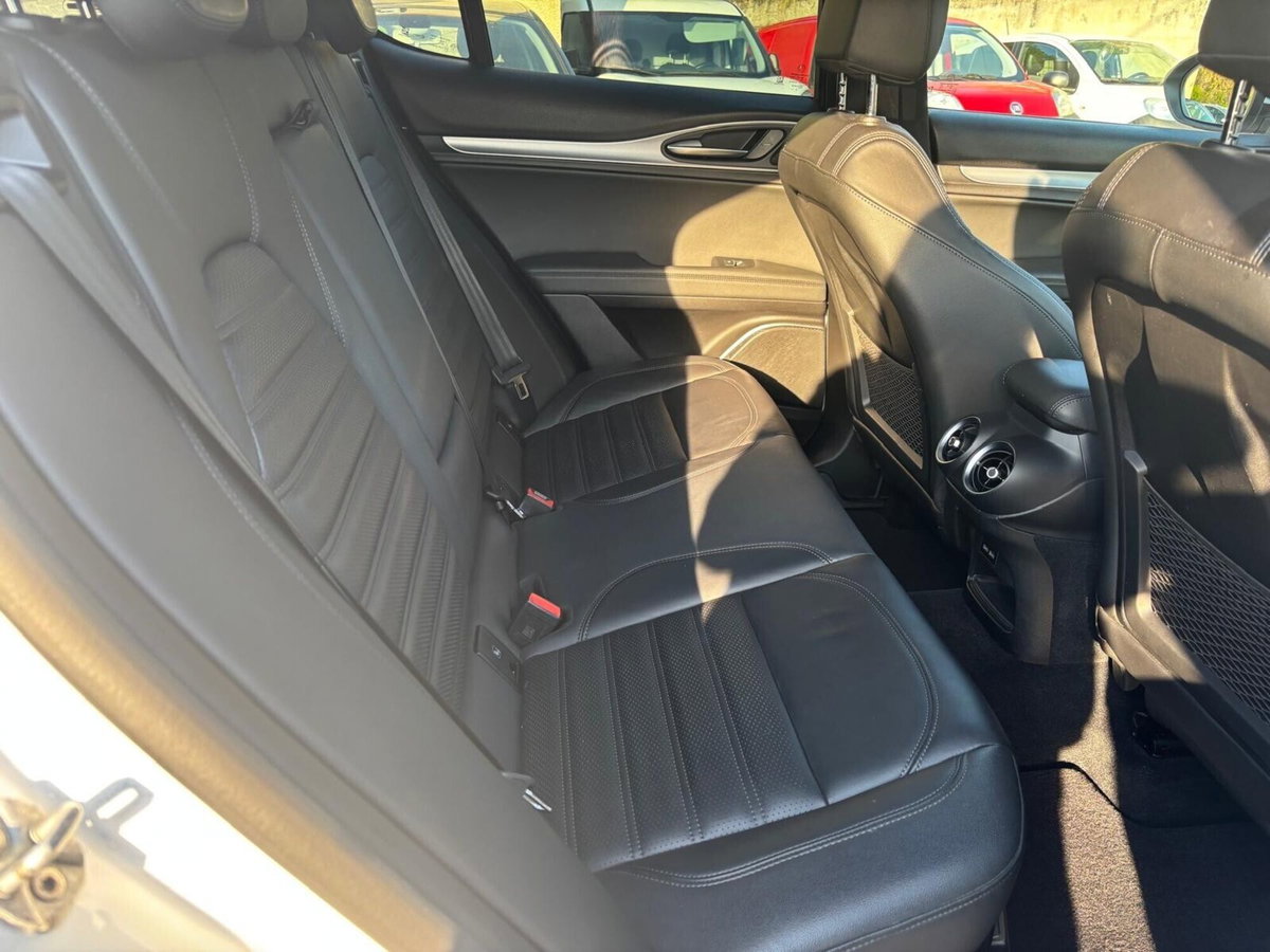 Alfa Romeo Stelvio Stelvio 2.2 Turbodiesel 210 CV AT8 Q4 Veloce (11)