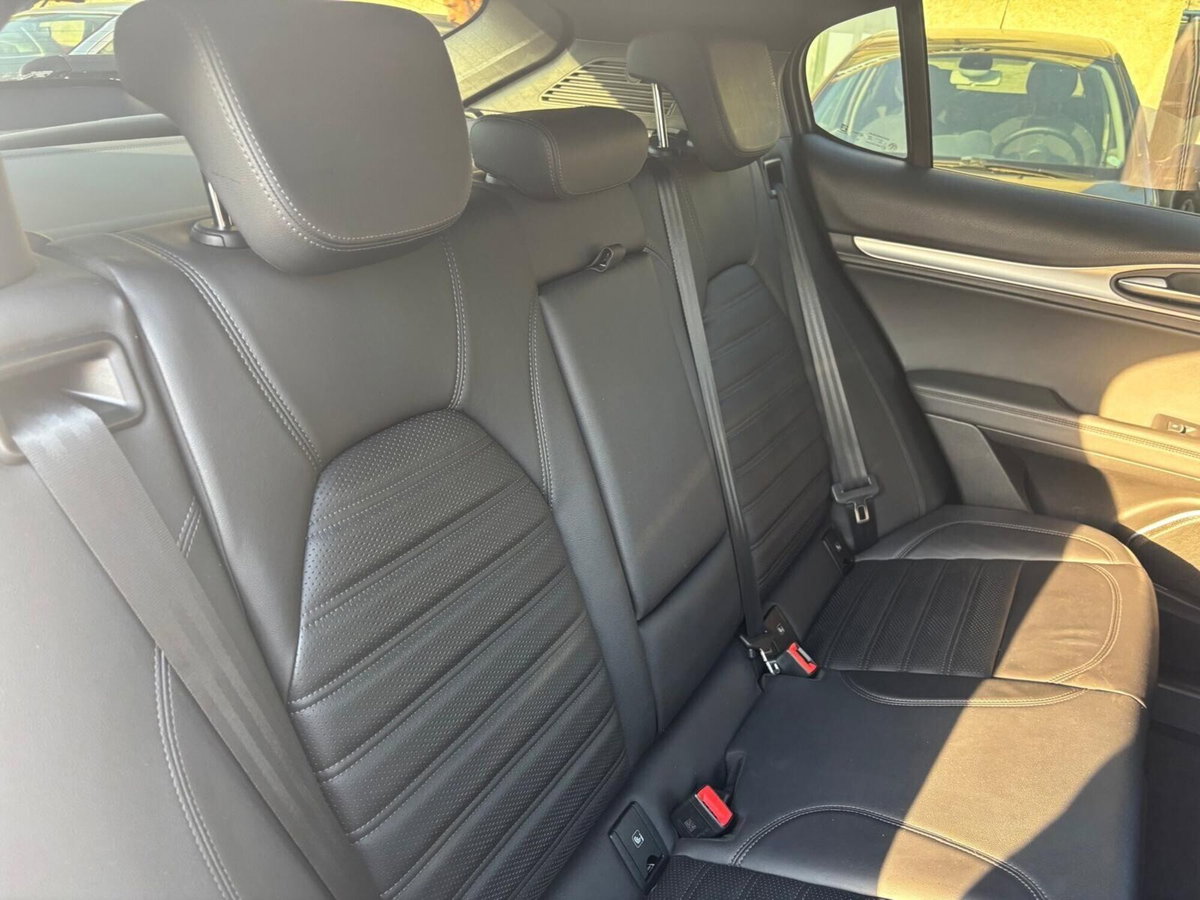 Alfa Romeo Stelvio Stelvio 2.2 Turbodiesel 210 CV AT8 Q4 Veloce (12)