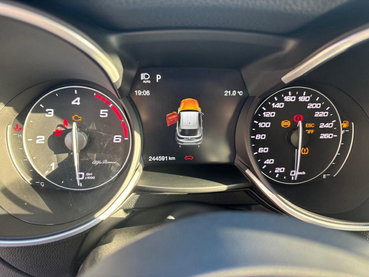 Alfa Romeo Stelvio Stelvio 2.2 Turbodiesel 210 CV AT8 Q4 Veloce (19)