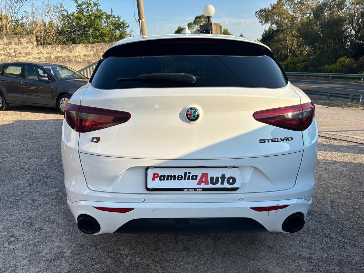 Alfa Romeo Stelvio Stelvio 2.2 Turbodiesel 210 CV AT8 Q4 Veloce (3)
