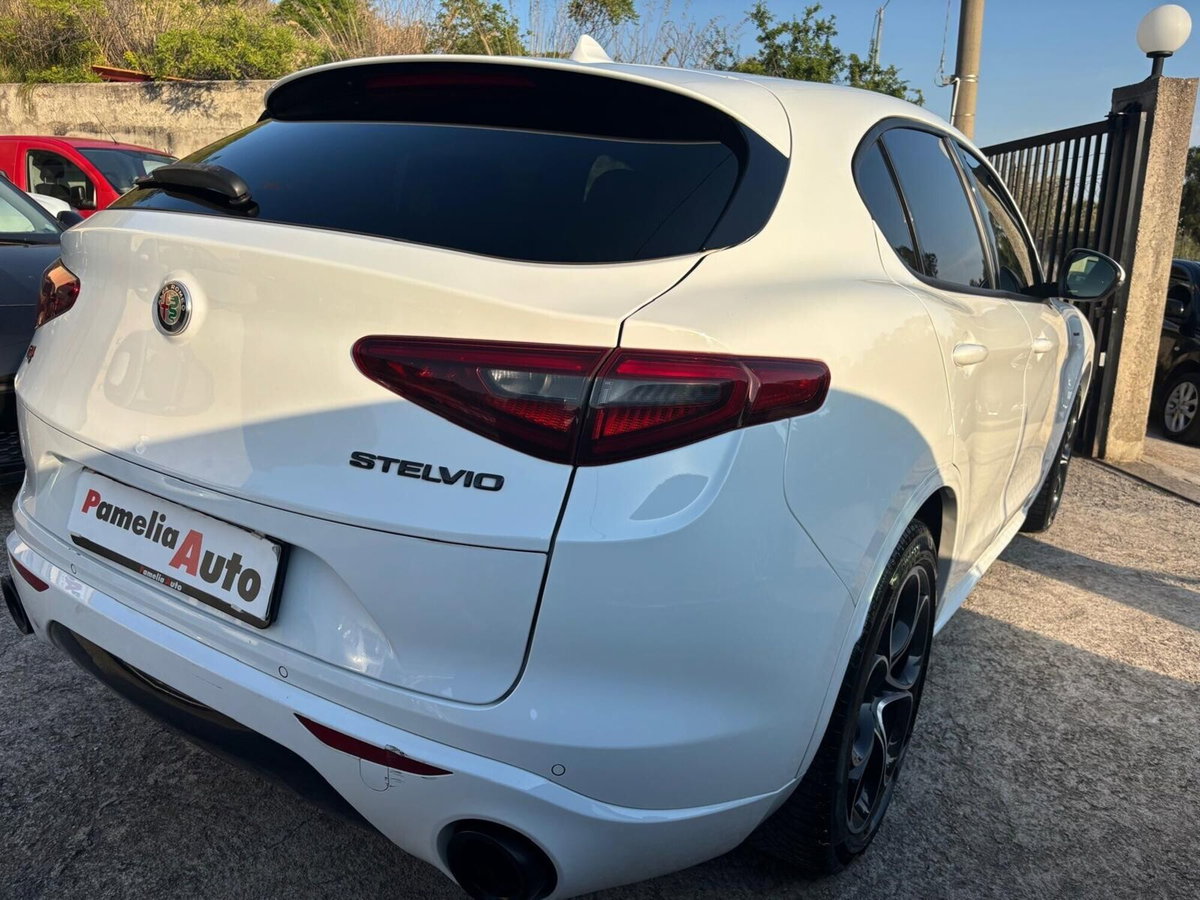 Alfa Romeo Stelvio Stelvio 2.2 Turbodiesel 210 CV AT8 Q4 Veloce (4)