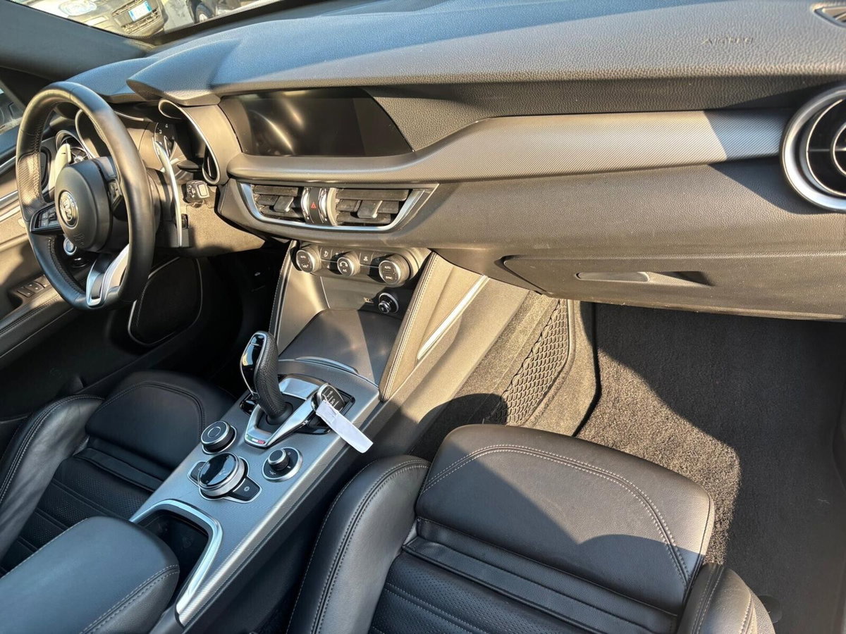 Alfa Romeo Stelvio Stelvio 2.2 Turbodiesel 210 CV AT8 Q4 Veloce (9)