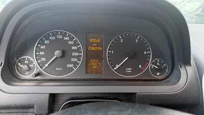 Mercedes-Benz Classe A 180 CDI Avantgarde (11)
