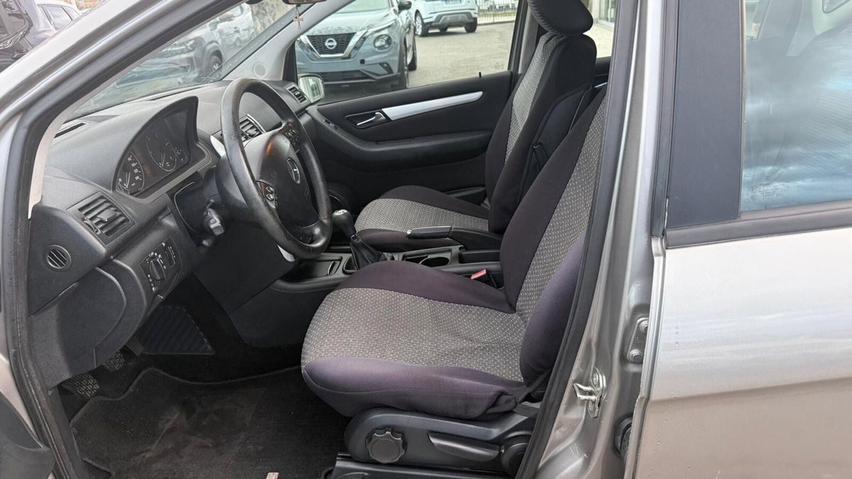 Mercedes-Benz Classe A 180 CDI Avantgarde (13)