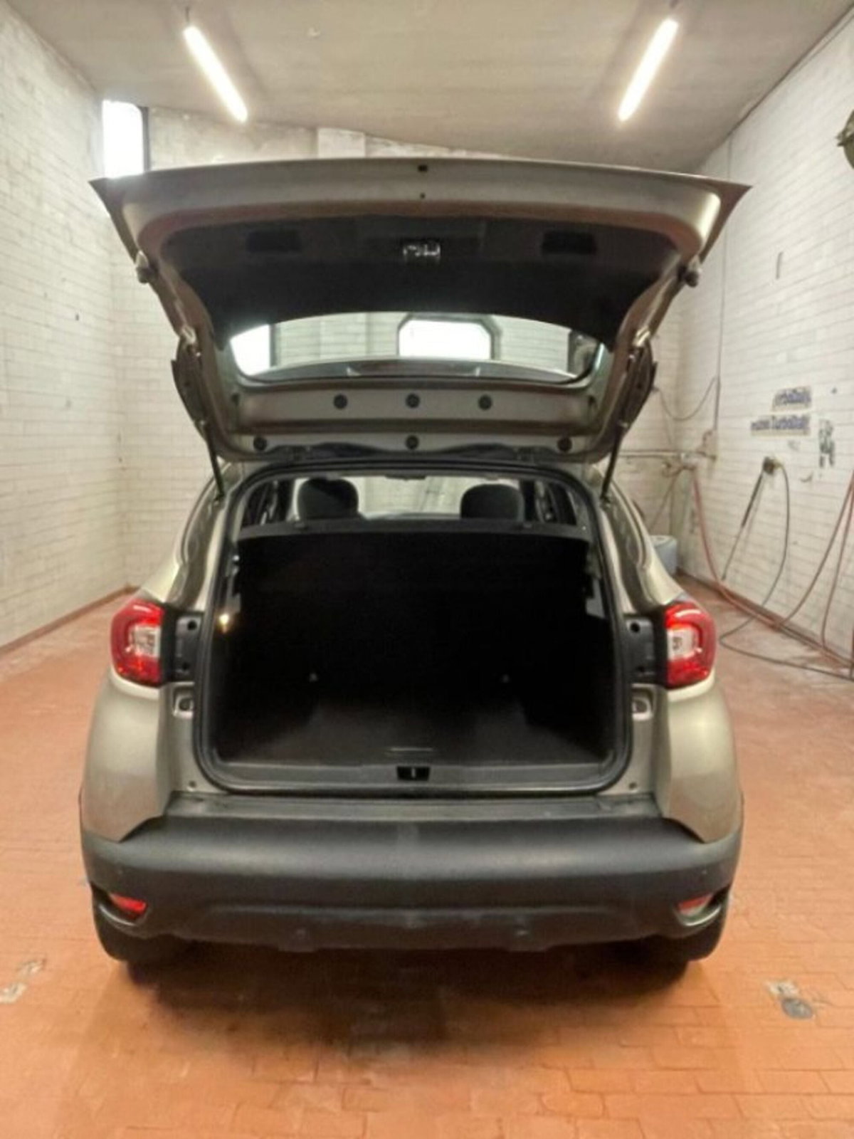 Renault Captur 0.9 TCe 12V 90 CV Start&Stop Zen (16)