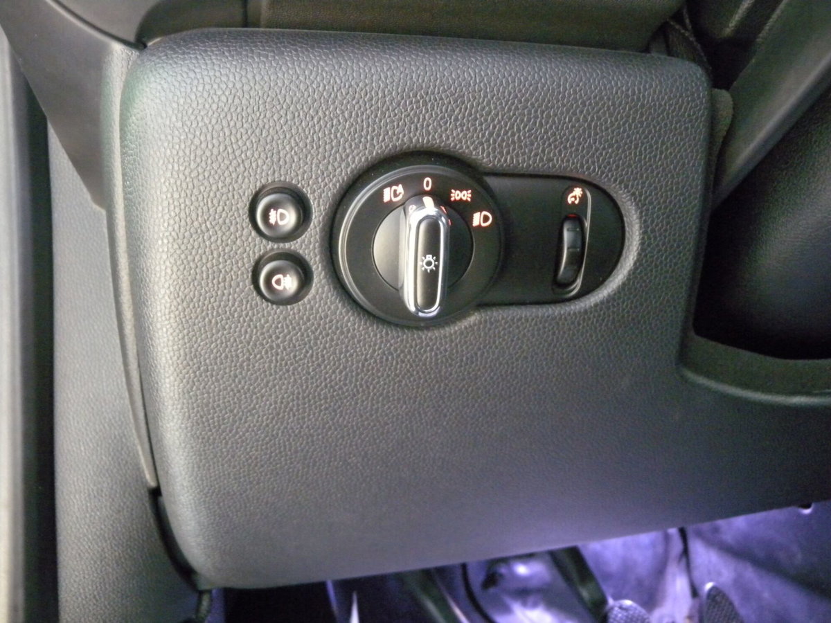 MINI Mini 1.5 One 75 CV Baker Street 5 porte (13)