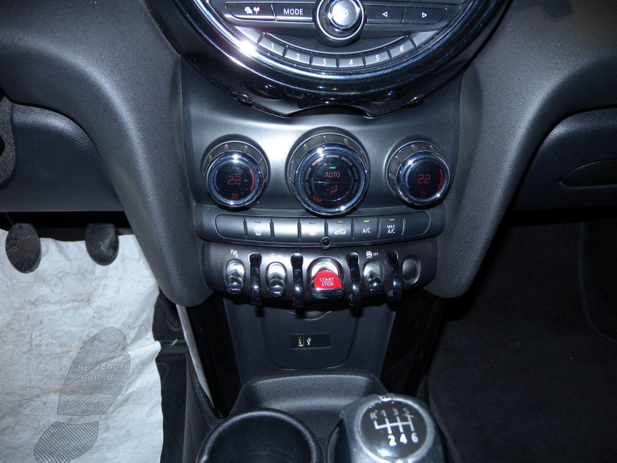 MINI Mini 1.5 One 75 CV Baker Street 5 porte (8)