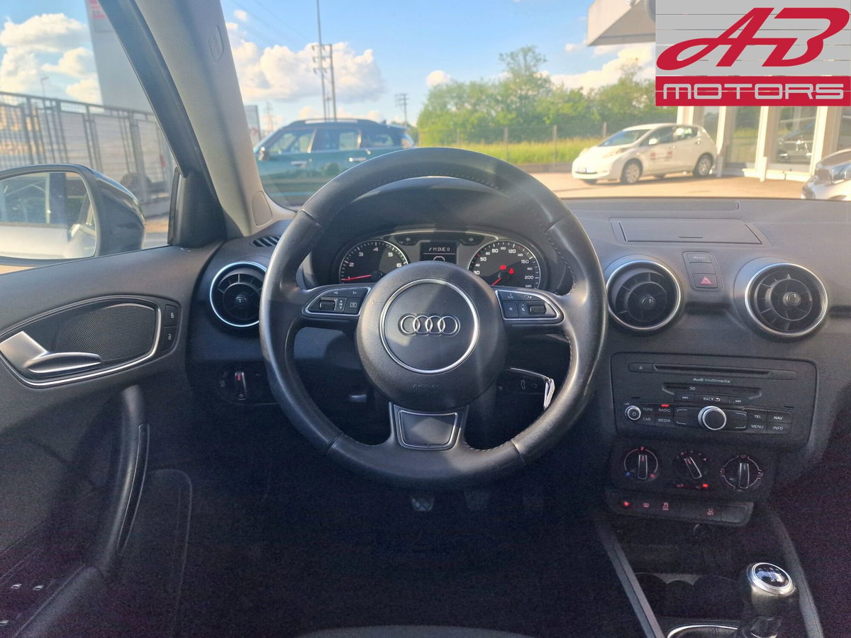 Audi A1 Sportback 1.2 TFSI S line edition (14)
