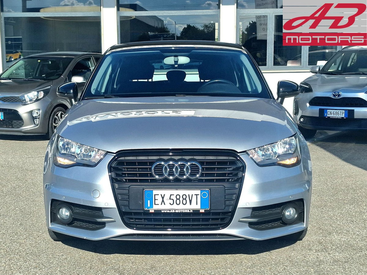 Audi A1 Sportback 1.2 TFSI S line edition (2)