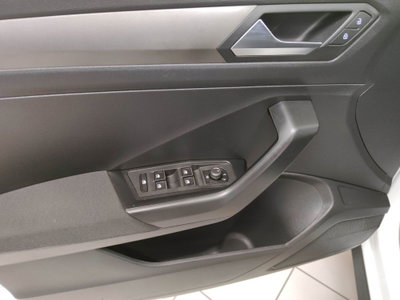 Volkswagen T-Roc 1.0 tsi Style 115cv (15)